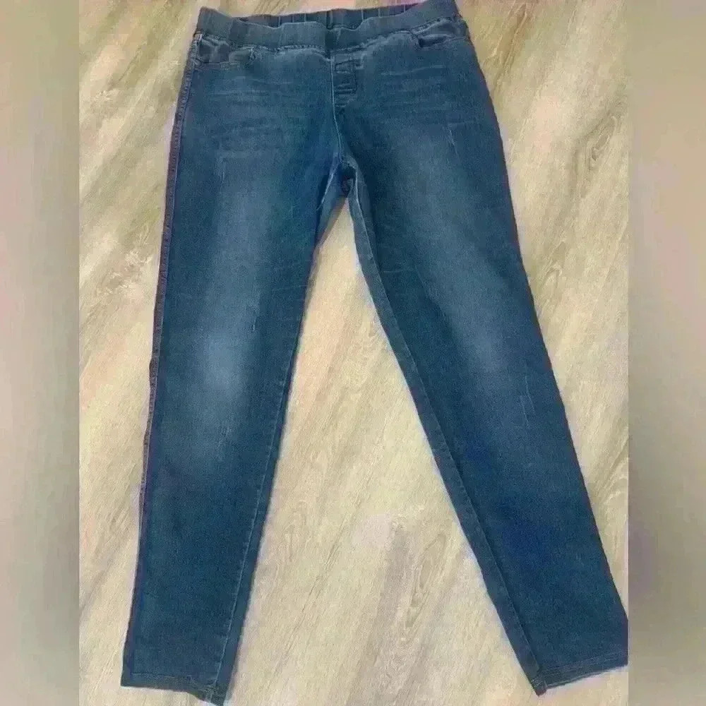 JAVINI JEANS